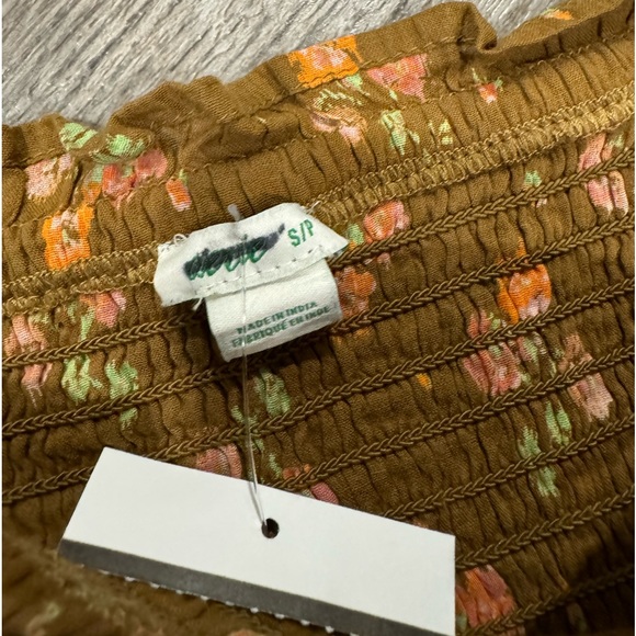 AERIE puff sleeve floral print crop top 🤍 - Picture 7 of 8